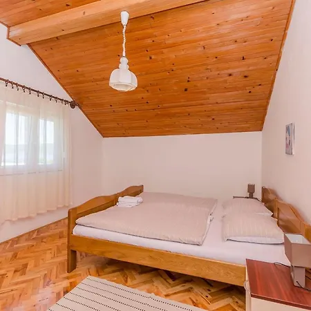 Zora Starigrad Paklenica