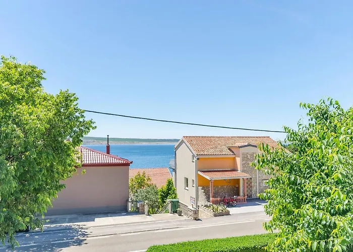 Zora * Стариград-Пакленица