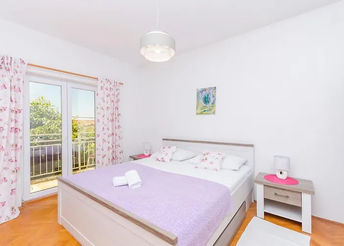 Daire Zora Starigrad Paklenica