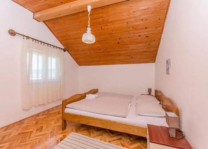 Zora Starigrad Paklenica