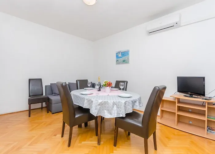 Daire Zora Starigrad Paklenica