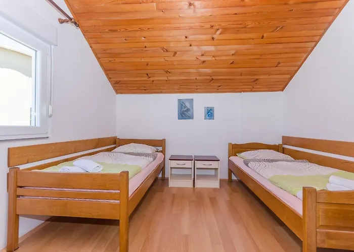 Zora * Starigrad Paklenica
